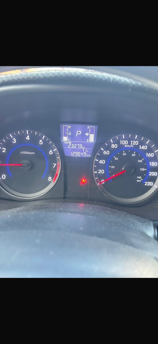 السلام عليكم سيارة اكسنت هاج باك موديل 2015 لون سلفر رقم بغداد وارد كندي السعر 90$ ورقة للاستفسار عل رقم 
***********
