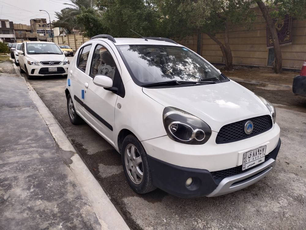 السلام عليكم للبيع جيلي باندا كروز موديل 2013 رقم بغداد ماشيه 63 الف بيه مكانين صبغ بدون دواخل كير ومحرك مكفولات  كهربائيات كله شغاله تدفه وتبريد شغالات تخم تاير نظيف دواخل جدا نظيفه السعر 62 ورقه وبيه مجال بسيط مكاني الصليخ
خلف العياده الشعبيه ((***********)) بغداد, العراق
