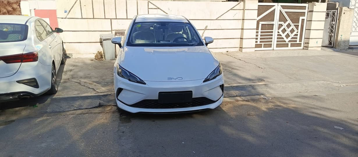 سلام عليكم
سياره بي واي دي سيل  5
ماشيه 3 لاف كلش نضيفه 
بيها فقط بارد بسيط كلش بل جاملغ جه اليمنى سياره بعدها زيرو 
عارضها ب 19 ونص بيها مجال 
***********
