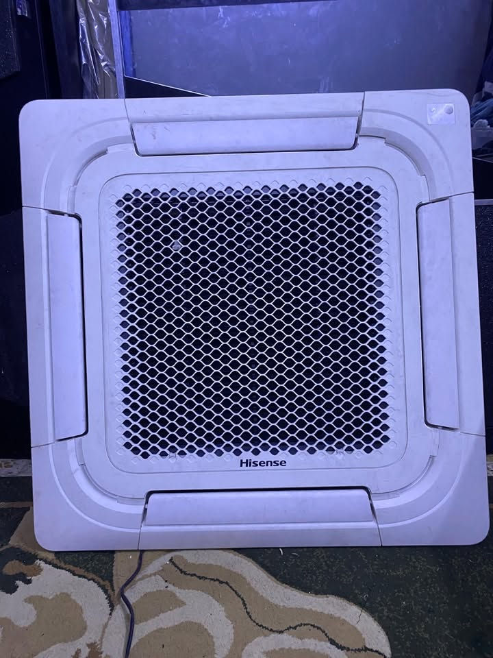 � للبيع – مكيف كاسيت Hisense Inverter Expert 🔥
✅ تبريد وتدفئة
✅ إنفرتر أصلي (توفير كبير بالكهرباء)
✅ بحالة ممتازة وجاهز للعمل
✅ ما مستخدم ابد مشدود ومفتوح 
✅ قوة تبريد 26000 BTU

💰 السعر: 600 الف 
رقم للتواصل ***********
