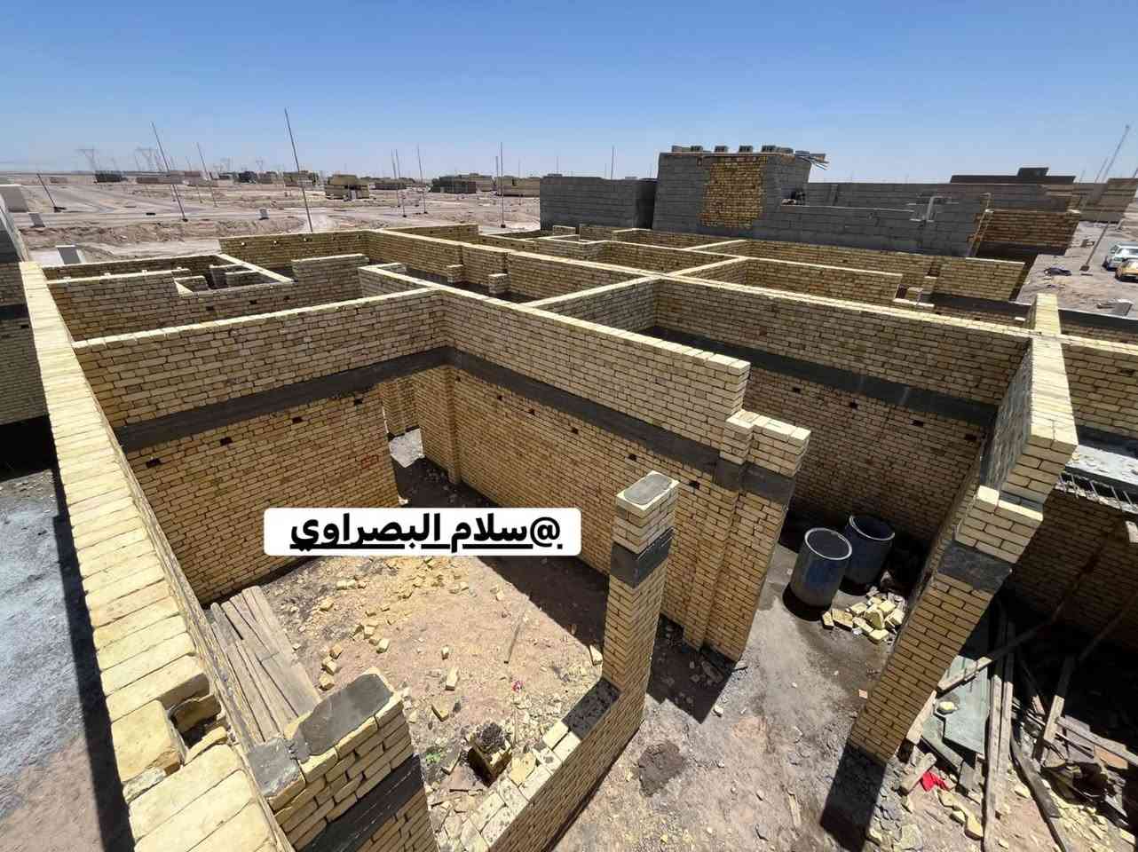 #الحمدلله تم اكمال الطابق الارضي مساحة320متكونه من دارين 160.160الطوبة والنخيلة الخلفةسلام البصراوي
للاستفسار ***********
