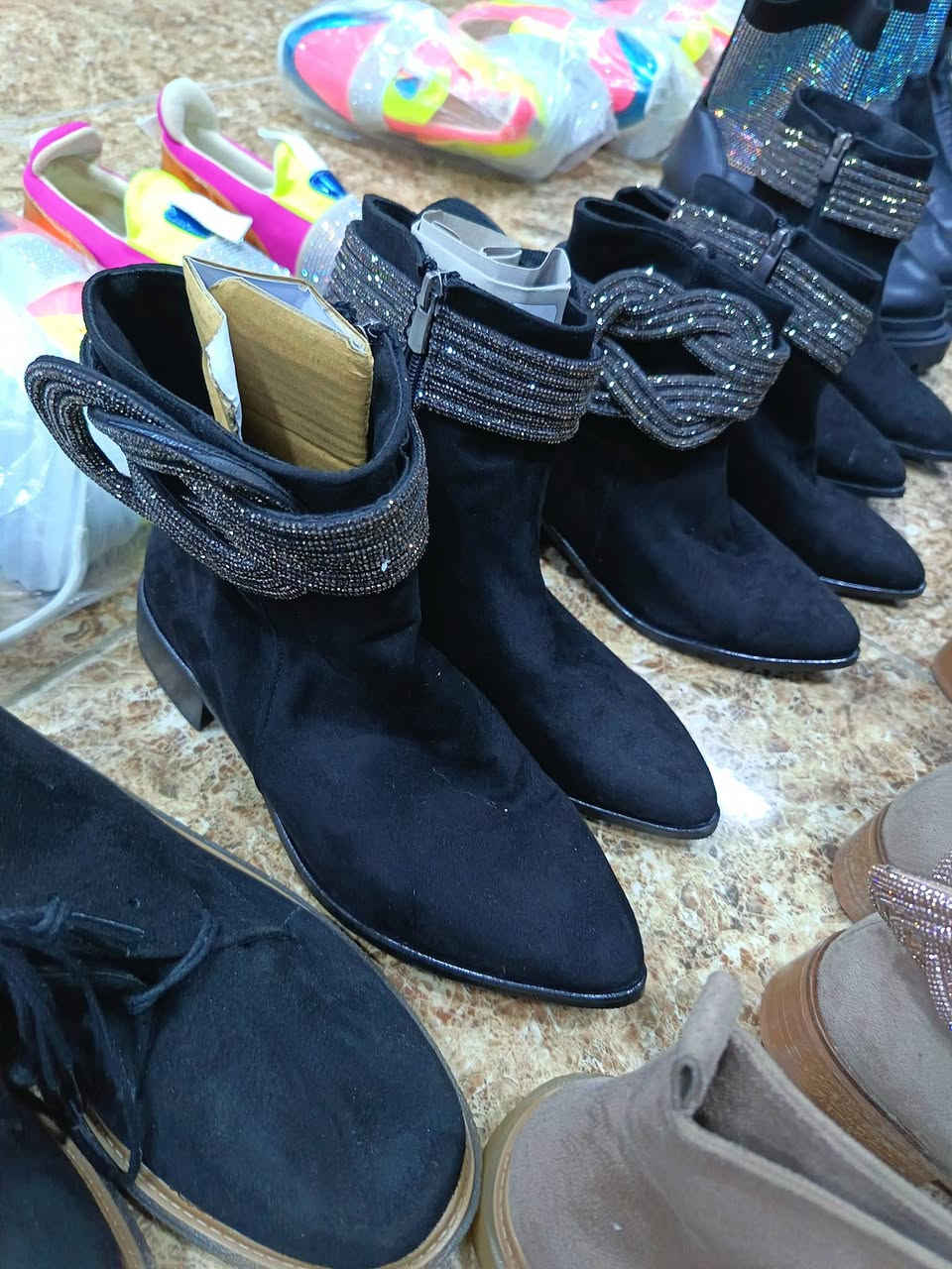 سلام عليكم
وصل وبوت احذيه نساءية أسعار مناسبه جدا
متوفر في سنتر شيكلام خانقين امام عباس فلكه الاخيره يوجد خدمة توصيل ***********
