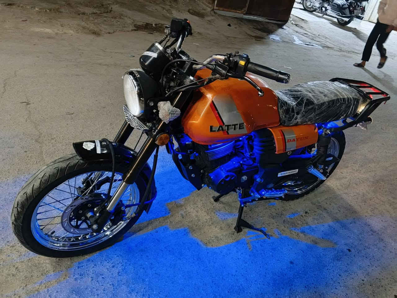 دايوان لايتي  مكينه 200   موديل 22  طالعه ب23  الاوراق بااسمي   دراجه  جديده  كله شغاله   كهربائيات كله شغاله    مكاني كربلاء    (السعر 2100  بمليونين و100 )  
متواجد ع خاص


**إذا كنت صاحب هذا الإعلان وتريد حذفه لأي سبب، رجاءا أرسل رسالة إلى الدعم الفني**