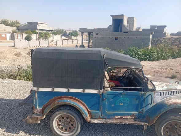 سياره جيب للبيع. السياره مكانهه. ديالى جلولاء محرك تو واي بي صرف كلش قليل الرقم ‏‪‏‪0771 984 7285‬‏‬‏
