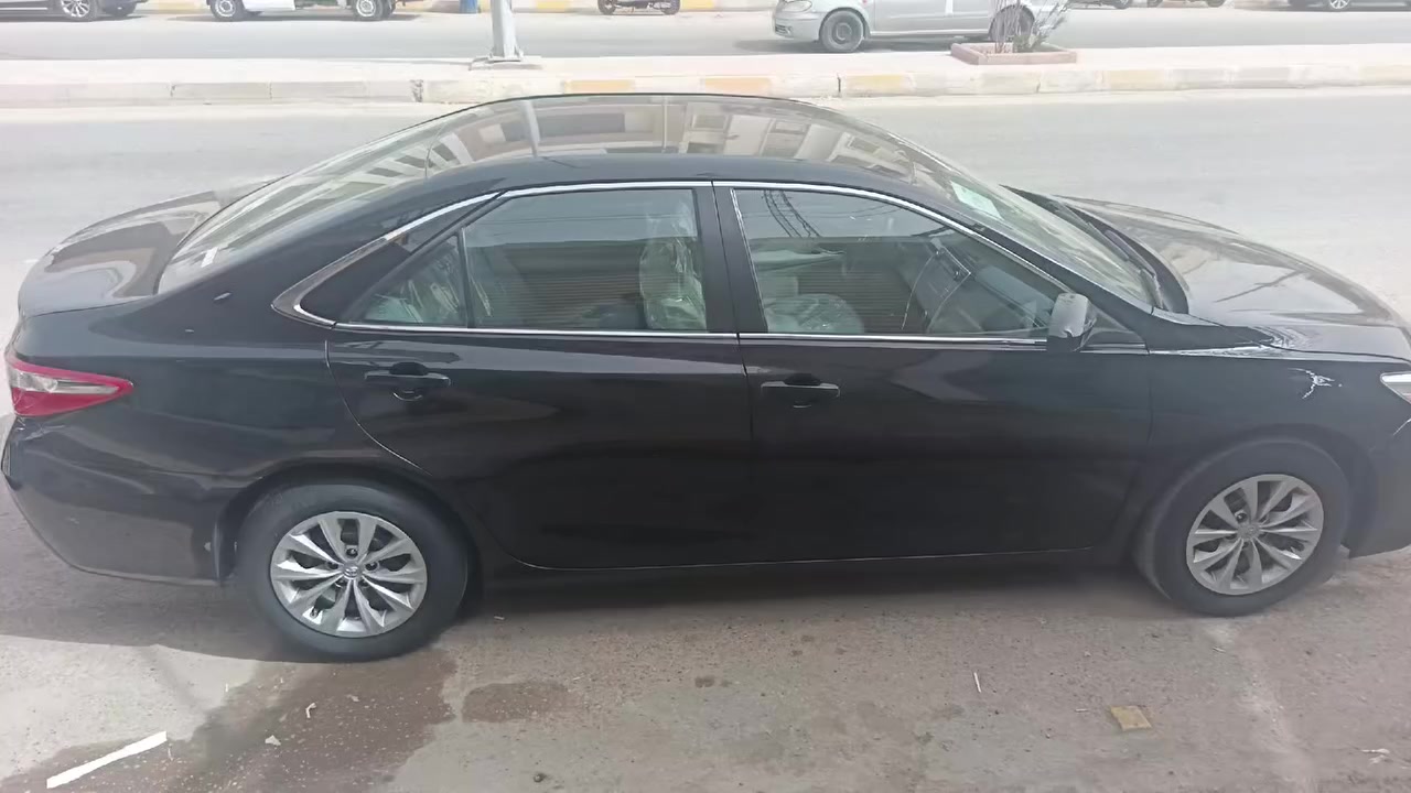 كامري للبيع موديل 17 رقم أربيل السياره بيه قطعتين صبغ لون اسود ورد أمريكي 
تحويل ثاني يوم السياره نظيفه جدا مال بيت هزه و سنويه ماصاقطات بعد محرك وكير جدد ما ملعوب بيهن مكان تكريت الديوم و السعر المطلوب 143 ***********
