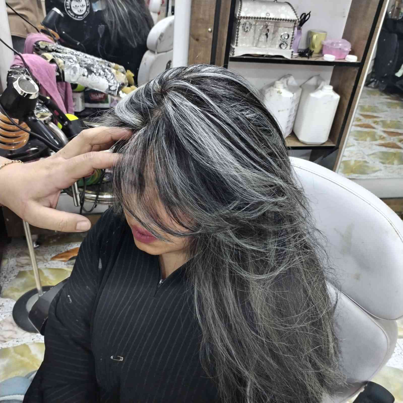 السلام عليكم تخصيل على حسب طلب زبونتنا 
استخدام حنه قبل  اربعة اشهر 
الزبونه انصدمت من النتيجه 
صالون ڪوافيرة جنى 🤍
العنوان.. 
بابل _المسيب_حي المعلمين الاولى _فرع مطعم المعموري *
للحجز خاص او الاتصال على الرقم واتساب ***********
اهلا بكم في اي وقت
