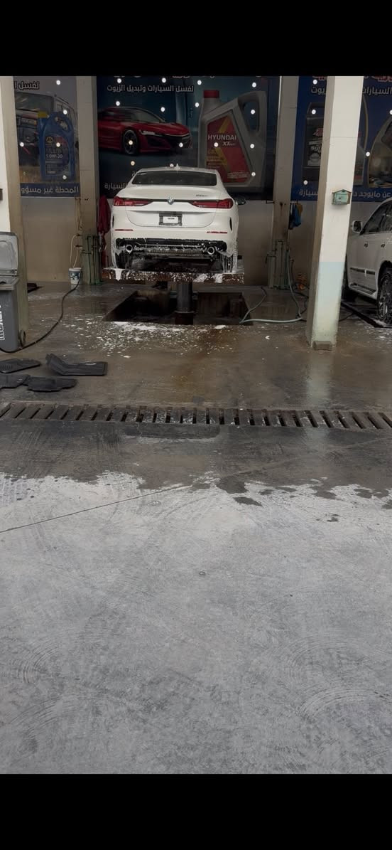 BMW 228i   موديل 2024 ماشيه 4000 حادثه بجم تبديل بنيد او دعاميه فقط بدون رقم تترقم اي محافظه /***********
