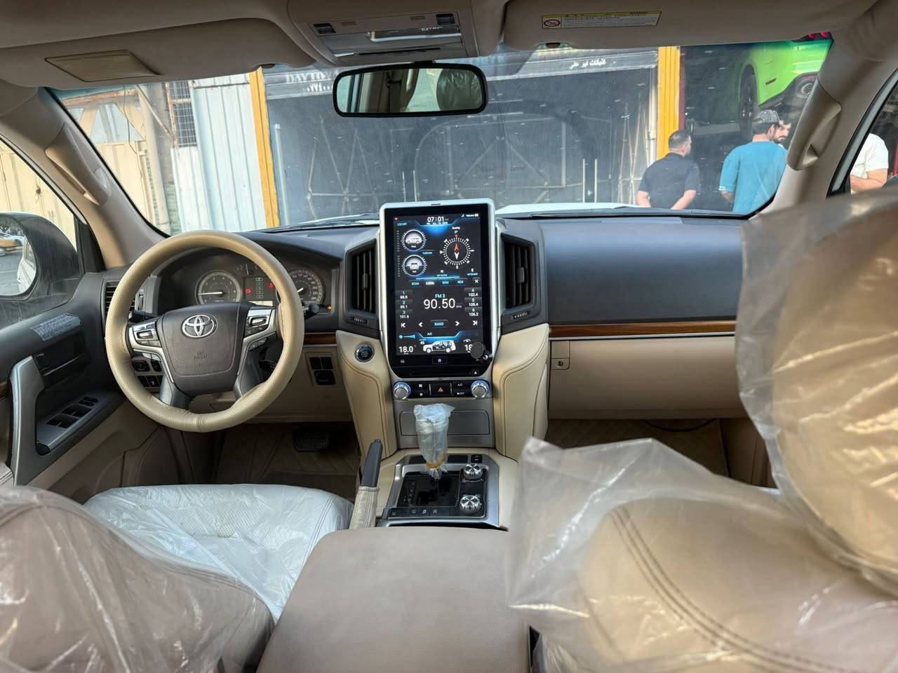 السلام عليكم #للبيع
تيوتا لاندكروز موديل ٢٠١٣ محدث موديل 2021 شرط كل قطع التحديث أصلي
رقم بغداد الإنكليزي باسمي تحويل ثاني يوم
السياره جاهزه من كلشي مكينه كير حداديه تبريد تدفئه كهربائيات كله جاهز مابيه اي نقص
السيارة مابيه لاكلبه ولاكصه مصبوغه حزام ل أثر التحديث بدون صبغ قماره
السياره بعد احلا من الصور السعر 325 وبيه مجال بسيط للشراي مكاني بغداد الغزاليه  للاستفسار
***********
