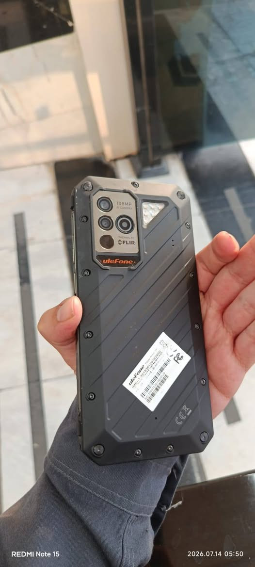 Ulefone Power Armor 19T* 💪📱
وحش الموبايلات الصلبة. هذا مال شغل قاسي وبر وتخييم

### *المواصفات الكاملة*

القسم التفاصيل

**المعالج** **Dimensity 8050 5G** 8 أنوية - قوي للألعاب

**الرام + الذاكرة** 12GB رام LPDDR5 + 256GB UFS 3.1 + يدعم ميموري لحد 2TB

**الشاشة** 6.58 انش FHD+ IPS 120Hz + Gorilla Glass 5 + سطوع 600nits

**البطارية** **22000mAh ضخمة** + شحن سريع 66W + شحن لاسلكي 15W + شحن عكسي

**الكاميرات الخلفية** 64MP رئيسية + **64MP رؤية ليلية** + **50MP كاميرا حرارية FLIR**

**الكاميرا الامامية** 32MP

**التحمل** **IP68/IP69K** ضد الماء والغبار + **MIL-STD-810H** عسكري ضد الصدمات

**مميزات اضافية** كشاف 1200 لومن, NFC, راديو FM, بصمة, زر مخصص, GPS دقيق

**نظام التشغيل** Android 13

**الوزن** 550 غرام - ثقيل

### *شنو يميزه عن باقي الموبايلات؟*

1.  *البطارية 22000mAh*: تقعد 5-7 أيام استخدام عادي. وتشحن موبايل ثاني 4 مرات

2.  *الكاميرا الحرارية FLIR*: تشوف الحرارة. تفيد الكهربائيين, كشف تسريب المي, الصيد الليلي

3.  *الرؤية الليلية*: تصور بالظلام الدامس بدون فلاش

4.  *الكشاف*: 1200 لومن. اقوى من كشاف يد. ينور غرفة كاملة

5.  *التحمل*: يتحمل مي حار, سقوط من 1.5م, غبار, تجميد

جهاز قوي بمعنه الكلمه سعره ٤٠٠ الف وبي مجال للطيبين 

مكان كربلاء ***********واتساب فقط
