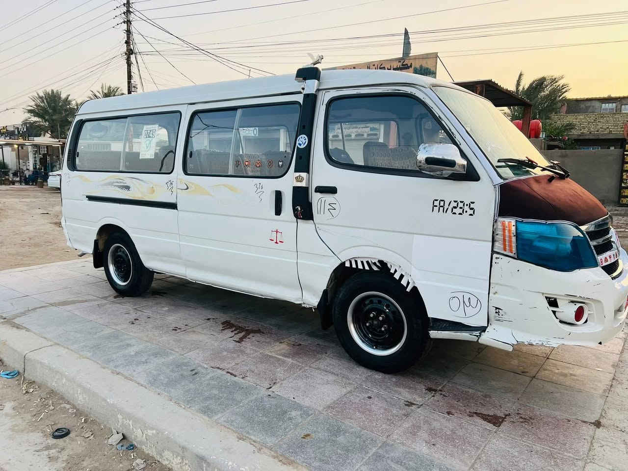 سلام عليكم فتون 12 كير ومكينه خير من الله تخم تاير نضيفات كهربائيات شغاله سياره كلشي ماناقصه صدرقبل سبوع شديته هوه والمشط غرفته تخبل دوشمه كراسي رقم احمر رقم صاحبه راح مني وبيع هل موجود السعر 25 وبيه مجال الاتصال ‏‪***********‬‏
