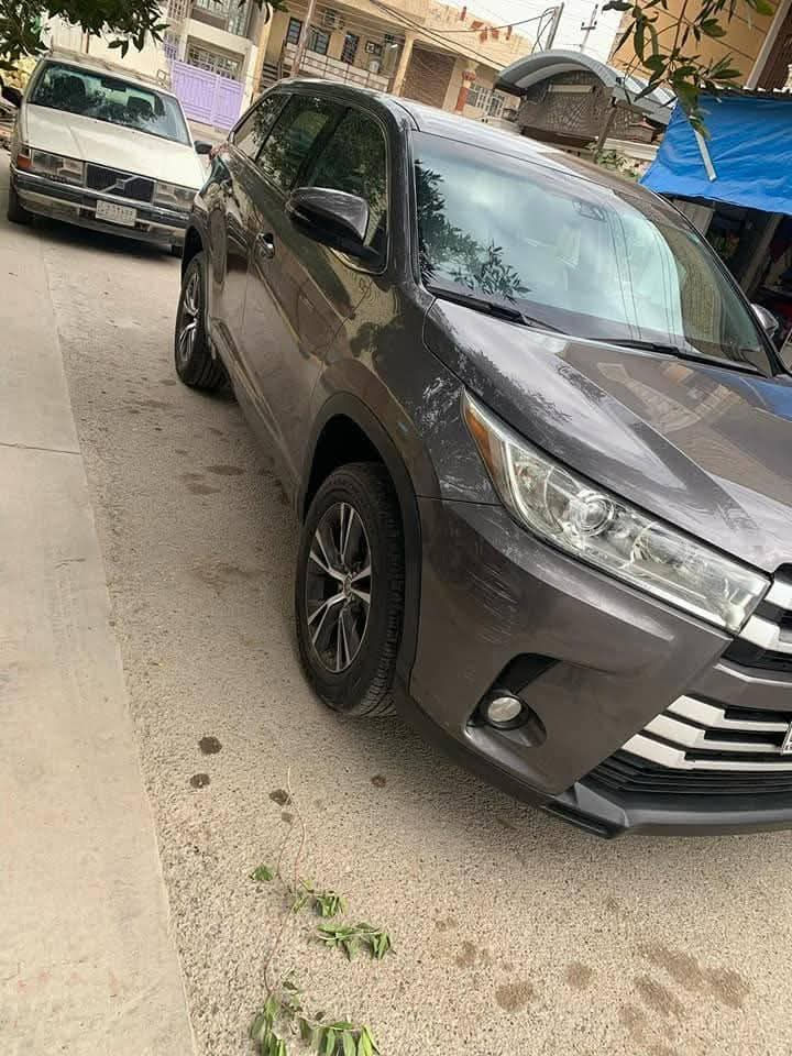 تويوتا هايلندر موديل 2018 فئة LE صور الحادث مرفقه
- محرك 4 سلندر 2700VVT
- لون رمادي
- السيارة 7 راكب 
- ماشيه 76 الف ميل فقط
- كير ومحرك مكفولة بشرط 
- رادار امامي مع تحديد مسار مع مثبت سرعة
- تبريد 3 قطع 
- مانع انزلاق وتحكم ستيرن
- شاشة اندرويد كبيره
- كامرة خلفية
- السيارة نضيفة وناعمه واقتصاديه بالبانزين وترايها وين متريد بغداد, العراق


**إذا كنت صاحب هذا الإعلان وتريد حذفه لأي سبب، رجاءا أرسل رسالة إلى الدعم الفني**
