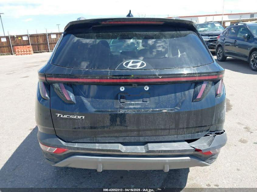 السلام عليكم توسان للبيع موديل 2024  حادثها موضح بالصور مكلف بالنشر مكان السياره الدوره حي الصحه 
للاستفسار ***********
السعر 22500$
