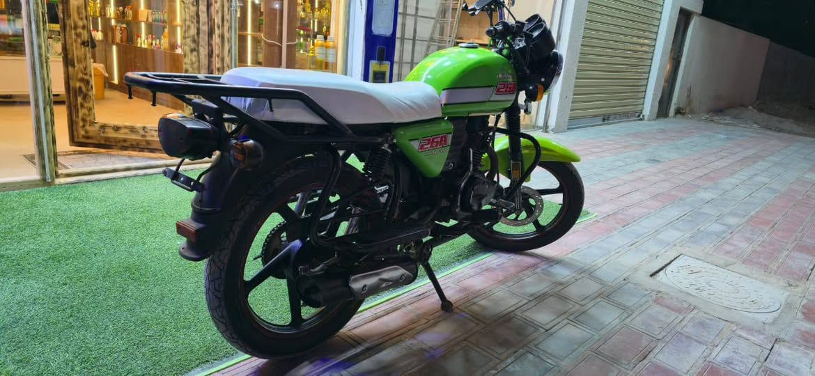 السلام عليكم دايوان نفخ محرك 200 الدراجه 2021 اوراق أصولي أصولي تأخذها كبل الترقيم الدراجه نضيف كهربائيات كله شغاله محرك ممفتوح ولا حته مفيلس  مكاني حي العباس يم النافورة سعرها ١٥٥٠ وبيها مجال  ***********
