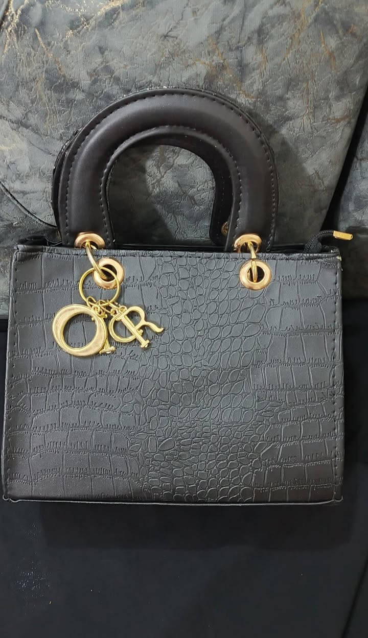 سعر الجنطه فقط 4 الالف يوجد خدمة توصيل
المراسله على الخاص


**إذا كنت صاحب هذا الإعلان وتريد حذفه لأي سبب، رجاءا أرسل رسالة إلى الدعم الفني**