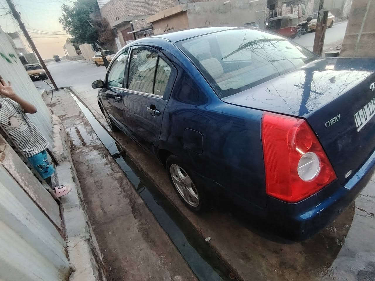 السلام عليكم عندي سياره شيري مديل ٢٠٠٩ بسمي مكينه كير خير من الله تخم تاير باتري جديد داينمو جديد كهربايات هه كلهه شغاله بس تبريد عوزهه سعر ٣٨ وبيهه مجال بكان بغداد رقم لهاتف***********

