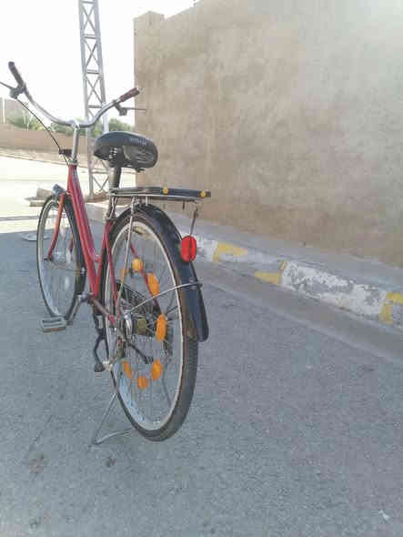 سلام عليكم بايسكل للبيع حجم،26 ياباني عين سحريه شغاله وبريكات شغاله امامي وخلفي وزوج تواير جدد وياله عدله وستانه وسطيه وكاسحه بايسكل كامل كلشي ماعايزه ويا سله بس تنشد سعر 75 وبي مجال قليل قليل رقمي *********** مكاني حصيبه
