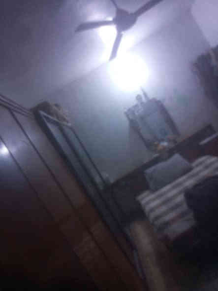 عندي بيت طابو صرف للبيع في زعفرانيه بضهر لمعهد طابقين مساحه ٩٧ واجه ٦ونص لبيت نضيف بس بناء قديم بس نضيف يعني تكدر تسكن بيه هاذه رقمي ***********
