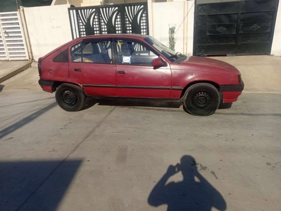 سيارة اوبل كاديت جنتا موديل ١٩٩١ بدون ضرب و بدون صبغ و بيها كوبون بنزين رقم كركوك و كير و محرك شرط سيارة كير عادي مكان كركوك رحيم اوه رقم موبايل *********** وتساب موجود سعر ٢٠ بيها مجال
