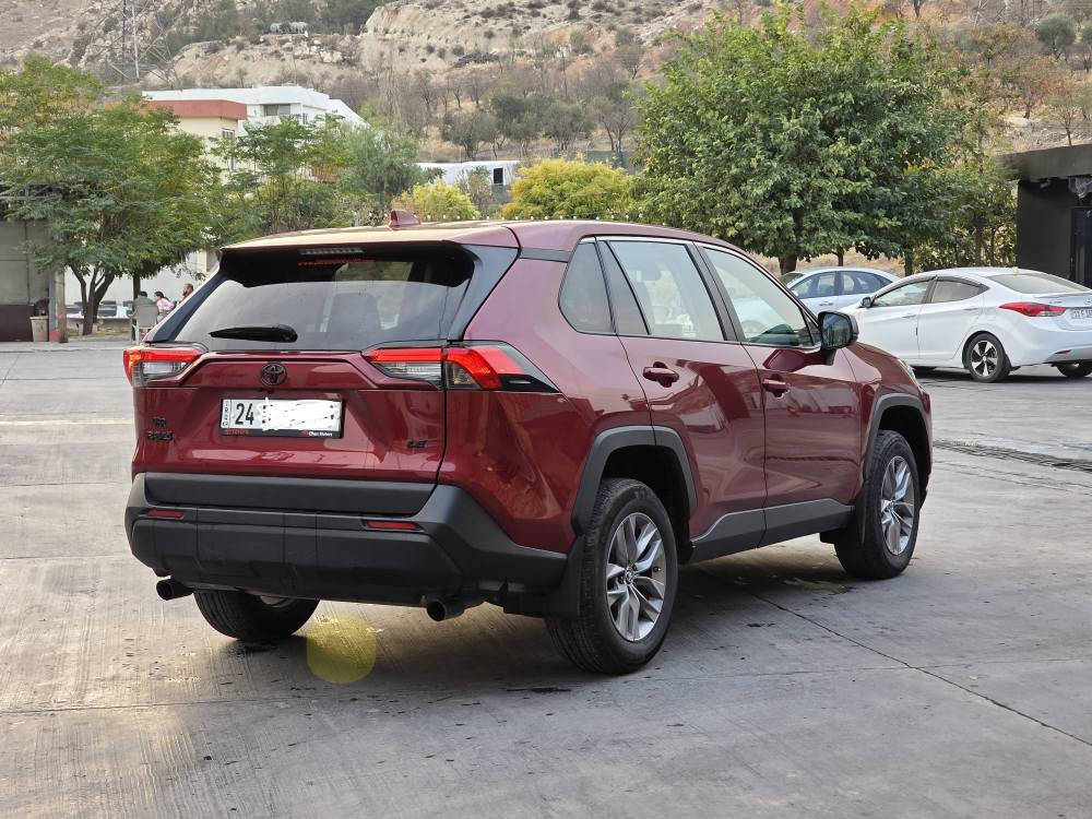 تويوتا راف فور 
2023
مواصفات LE بلاک پاکج
بێ دەبل (بدون دبل)
بتنێ ١١ هزارا برێڤەچووی حسێب صفرە
.
.
گێر و مکینە و تبرید و هیتەر بشەرت
مواسفات بەصمە 
رادار
خط شارع
تحدید سرعە
ستیرن تحکم
لایت زینون و نەشرە
شاشە کامیرە کاربلەی و اندروید اوتو
برێک کهربای
ئوتو هولد
٣ مود (ئیکو و نورمال و سپورتی)
ویل و تایرە جدید
سیارە بێ تەپرەپە
بێ مەسرەڤە بئێک جاری 
........
رەقەم و سەنەوی جدید حەتا ٢٠٣١
شنوی رەقەم بوی تحویل بشەرت
.....
٣ قتعە و نیڤ سبخ بێ داخلی بێ شاسی بئێک جاری
ئیرباک سیستەم سەر وەزعێ شریکێ
.....
سعرا وێ 195 ومجال 
......
ئەگەر مشتەریبی تلەفونێ بکە(واتساب)
*********** سميل, دهوك
