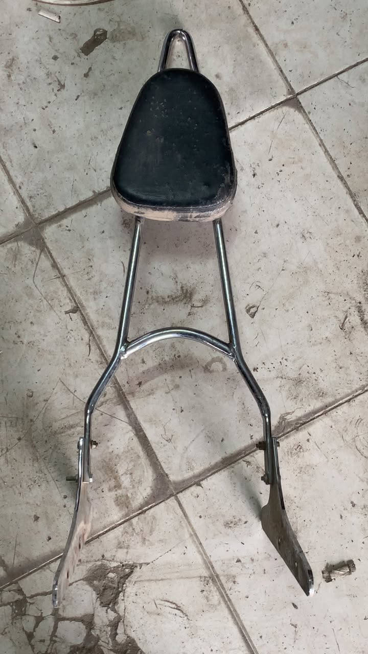 غراض هارلي للبيع
كل الغراض جوة السوك 
التاير خلفي ستد وشادو ب35
تاير امامي ب 10 
لايت ستد وشادو بلادي ب25 
اشاير بلادية كلهن ب 30 
راديتر بلادي ب15
تجوة مال ستد ب 40 
خوذة اصلية ب 40
***********
