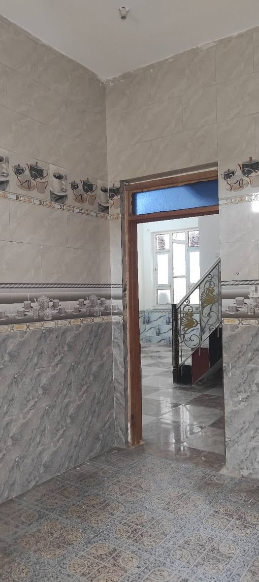 بيت للبيع في حاوي النهضه
شارع الشيخ تحسين 

مساحه 110متر  
(بيت جديد تعال وسكن)

غرف نوم ستقبال مطبخ صحيات 

المزيد من ستفسار
 
واتساب***********.
 او تصل على ***********
