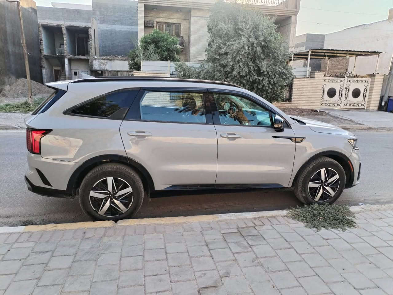 سورنتو 2023  رقم بغداد فول مواصفات  7 راكب وارد امريكا حادث جاملغ خلفي بدون ايرباك محرك تيربو 4 سلندر ماشية 26 الف مايل جاهزه من كلشي تخم تاير جديد 
صور الحادث والسونار موجودة بل منشور 
السعر 25 الف وبيها مجال مكان السياره بغداد المنصور 
***********
