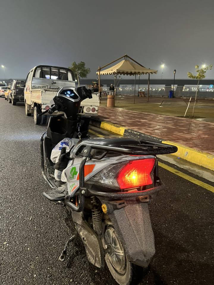 السلام عليكم دراجه سكنس لبيع 3نمر  سرعه 99 بل شحنه يمشي 60كيلو نضام البك سعر 600 رقم***********
