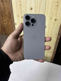 ايفون ١٥ بروماكس تيتانيوم  داكره ٢٥٦ بطاريه ٨٧  ماستر AAA تيتانيوم زلغ...