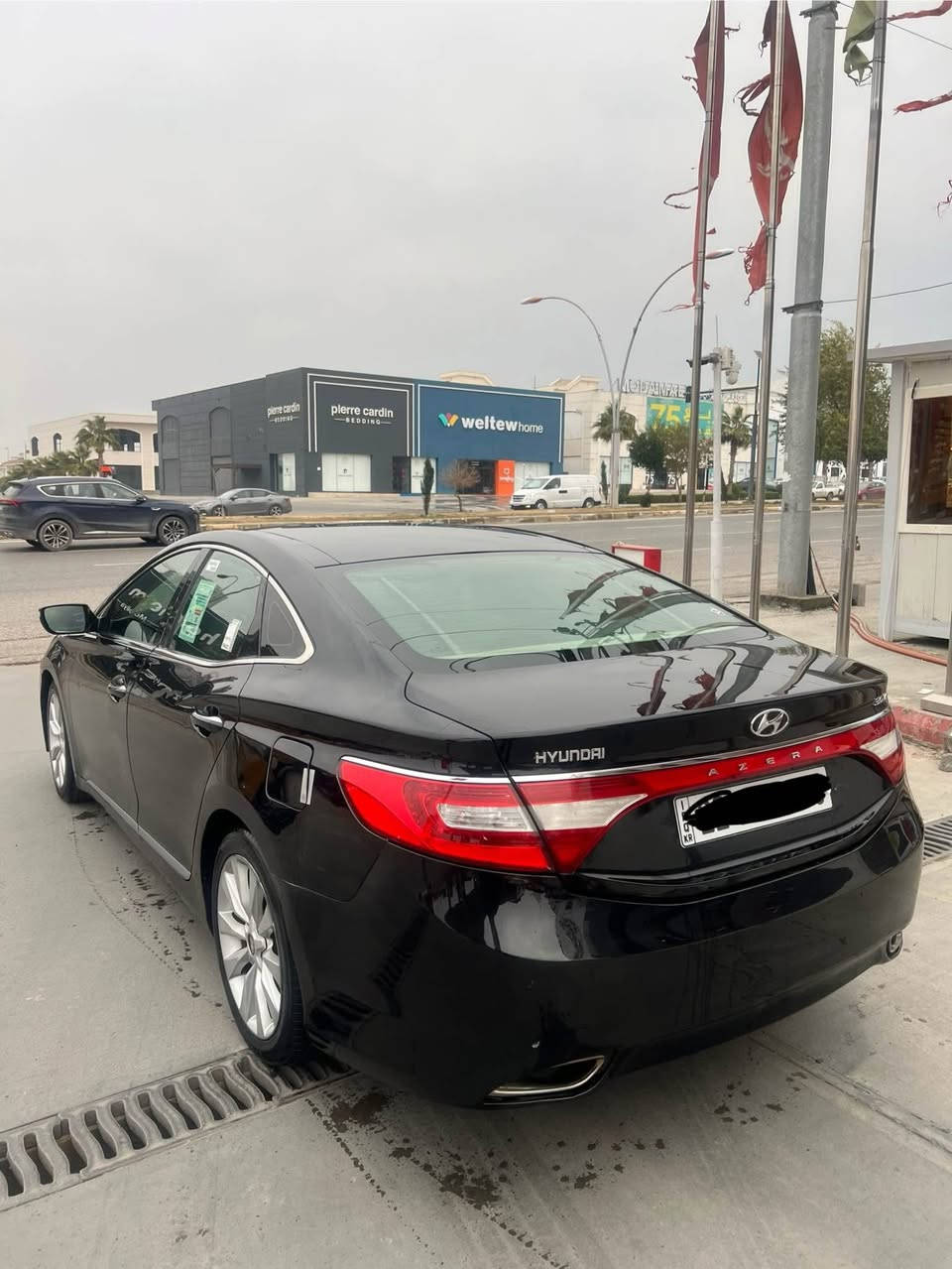 Azera 2012 
فول مواسەفات 
پانۆراما
بەسمە 
دەرگا بەسمە
٣ پەردە بیلاد
شاشە گەورە
کوشن جلد 
کوشن هیتەر
ناو زەرد
ئاوێنە دەخەوێ
کوشن كاره بايى 

رەقەم و سەنەوی تازەیە 
دوپارچەی تەنیشتی بۆیاخە بێ ناوگرتن
ئێرباگ تەنها سوکان تەقیە
مەکینە ٦ پستن. ٣.٦
0751 852 8818

عربیی :
ازیرا ٢٠١٢ 
فول مواصفات 
بانوراما 
بسمة
أبواب بسمة
٣ برده بيلاد 
شاشة كبيرة 
داخل اصفر 

كشنات جلد و كهربائية و تدفئة
٢ قطعةصبغ
بدو ن دواخل 
٦ سلندر 
رقم سنوي جديد 
كير و محرك بشرط
0751 852 8818 أربيل, العراق
