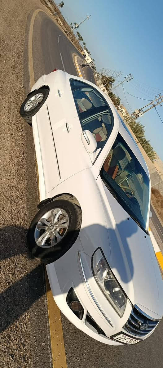 السلام عليكم 
ازيرا 2011الشكل الرياضي
فول مواصفات 1/1
مكينه6سلندر حجم2700
فتحه تحكم ستيرن كشن كهرباء شاشه كامره خلفيه 
السياره احلى من صور بعد نضيفه كلش من الشخط او التكحيل الك الفحص 
رقم اربيل 
السعر 110 او بيه مجال 
***********
