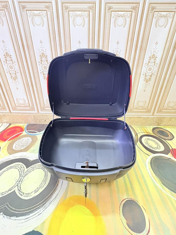 السلام عليكم
جنطه للبيع الجنه جبيره 
الكاسحة مع الجنطه 
العنوان الحبيبيه 
***********
