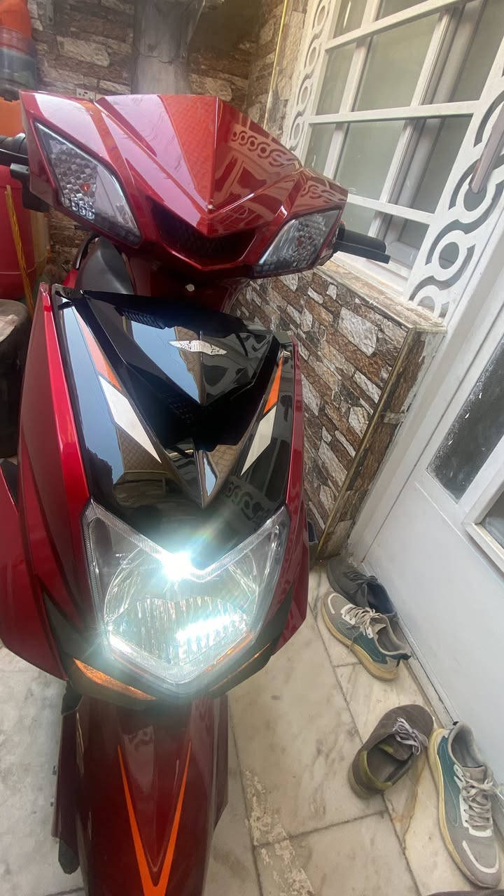 سلام عليكم دراجه شحن شكل السكنس حجم الجبير دراحه مابيه اي عطل ومطابه تصليح او صيانه ابد الدراجه لون احمر واسود المواصفات فول الي هيه تجي بيه R وبيه p وذيه منفذ شحن وبيه سماعه داخليه وبيه 3سرع السعر 550 وبيه محال مكاني بغداد حي سومر ***********
