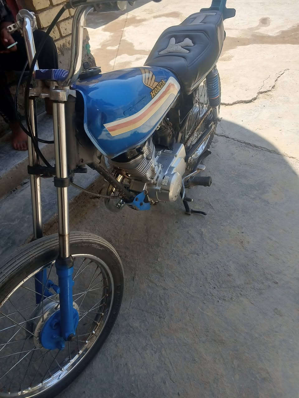 السلام عليكم دراجه للبيع كلك الدراجه نضيفه السعر 350 كفله. الشراي يجي خاص


**إذا كنت صاحب هذا الإعلان وتريد حذفه لأي سبب، رجاءا أرسل رسالة إلى الدعم الفني**