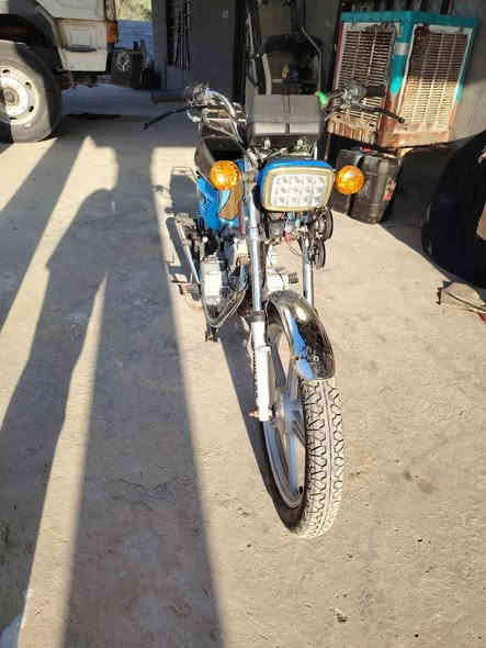 سلام عليكم دراجه للبيع سفانه موديل ٢٠١٧ البيع السعر ٣٥٠ بيه مجال رقمي ***********
