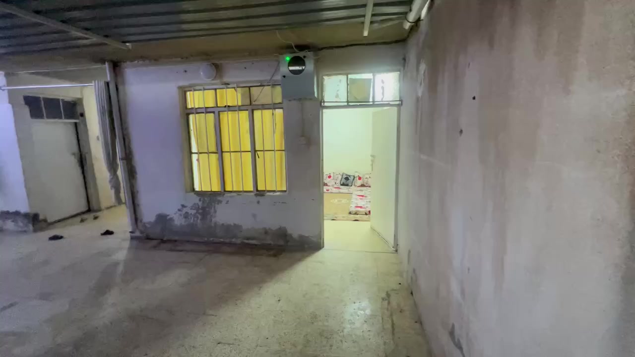 بيت للبيع الموصل حي التحرير 
(بناء قديم بسعر الارض )
قرب مدرسة الجنائن وجامع المستغفرين🕌
المساحة 100 متر طابق واحد
واجهة 10 نزال 10
سند ملك صرف طابو الزهور شرط التحويل 
شارع 12 متر 
اكتب تم يصلك السعر مباشرةً  
***********
***********
