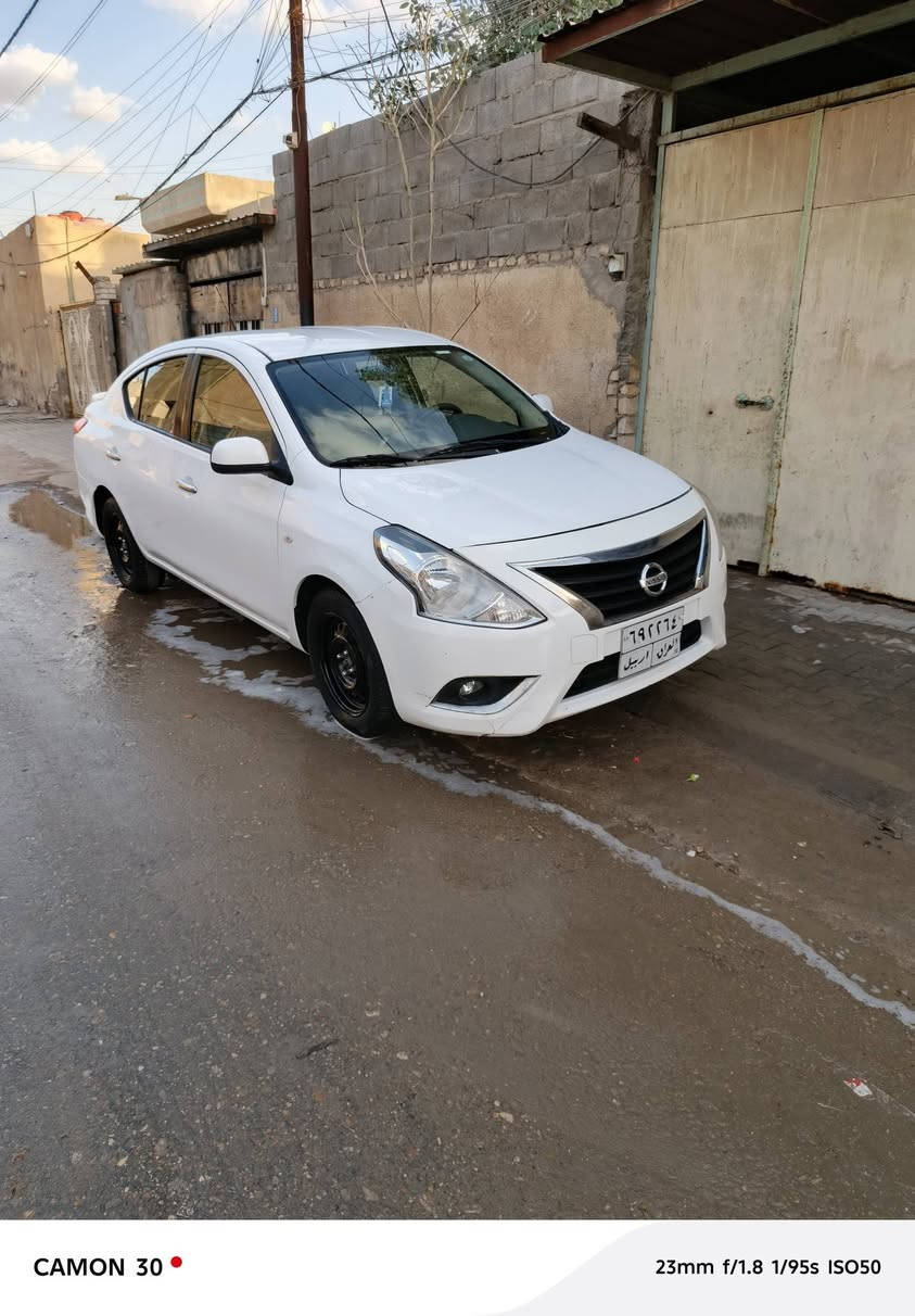 السلام عليكم نيسان سني هندي بليته زركه موديل 22 كفاله بيها بارد بل بنيد قليل كلش مكينه وكير تبريد ضربه صبغ معجون كفاله السياره جاهزه كلش أي نقص ما بيها مكان السياره البصره المعقل  السعر 115 أي استفار اتصل ***********
