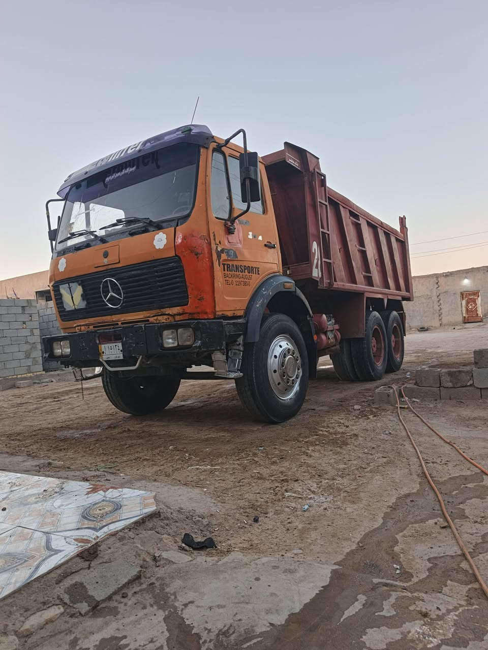 البي مديل 79 بلادي شاصي مكفول بلادي قلاب محرك 28  كير 160 مجموعه نص جيىف تايرات 24 رقم ذي قار بدي خمسه وربع سياره جاهزه ما بيها ولا نقص برقي مكان البصرة الدير   ***********  أو  ***********
