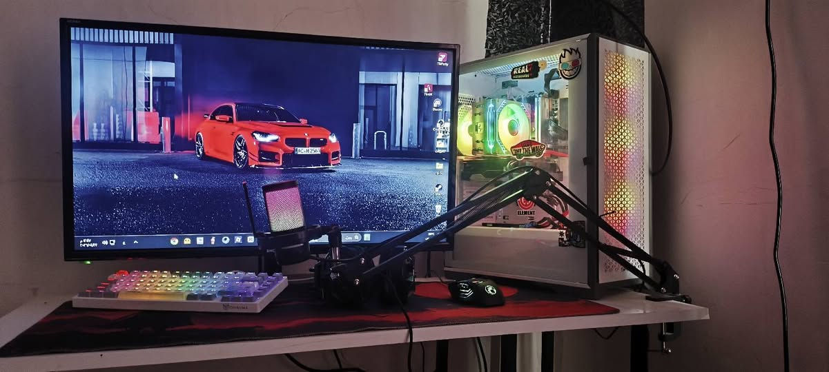 سلام عليكم pcالبيع الستفسار التصال او المراسله واتساب *********** وكل قطعه وسعر
