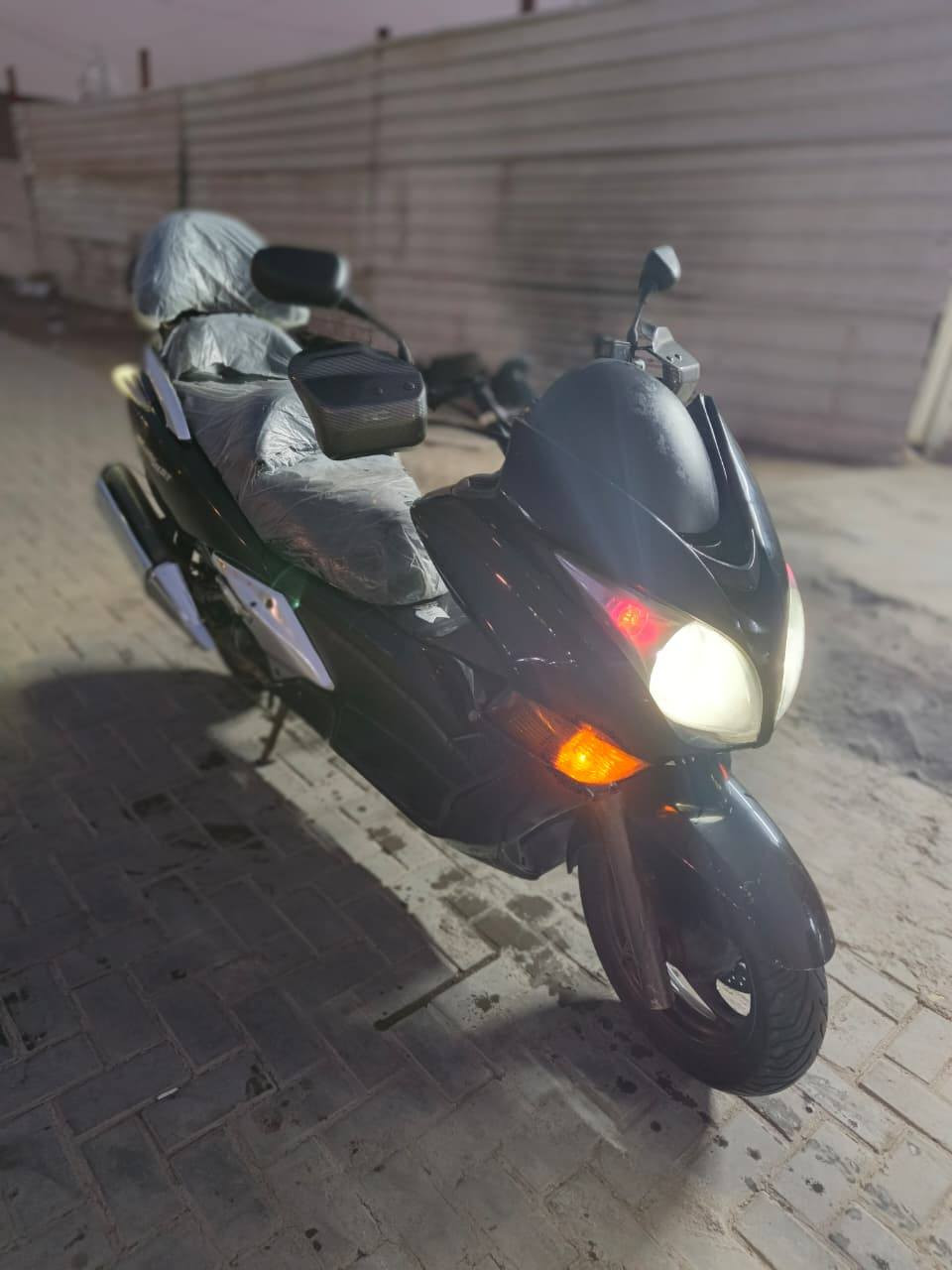 السلام عليكم سلفر ونج جيتي للبيع
مكينة 400 مكفولة مكاني ام الكبر
رقمي ***********
