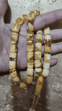 كهرب كنكرادي مسال كهرب بدون إضافات مسباح قديم من الخامات القديمه 2019 نزلت والمسباح غلف من النوادر وزن 65 غم عدد الخرز 35 خرزه وحده احتياط يم الشاهد اضافيه سعر الغرام 4500 دينار سعر المسباح 295 الف عراقي ***********
