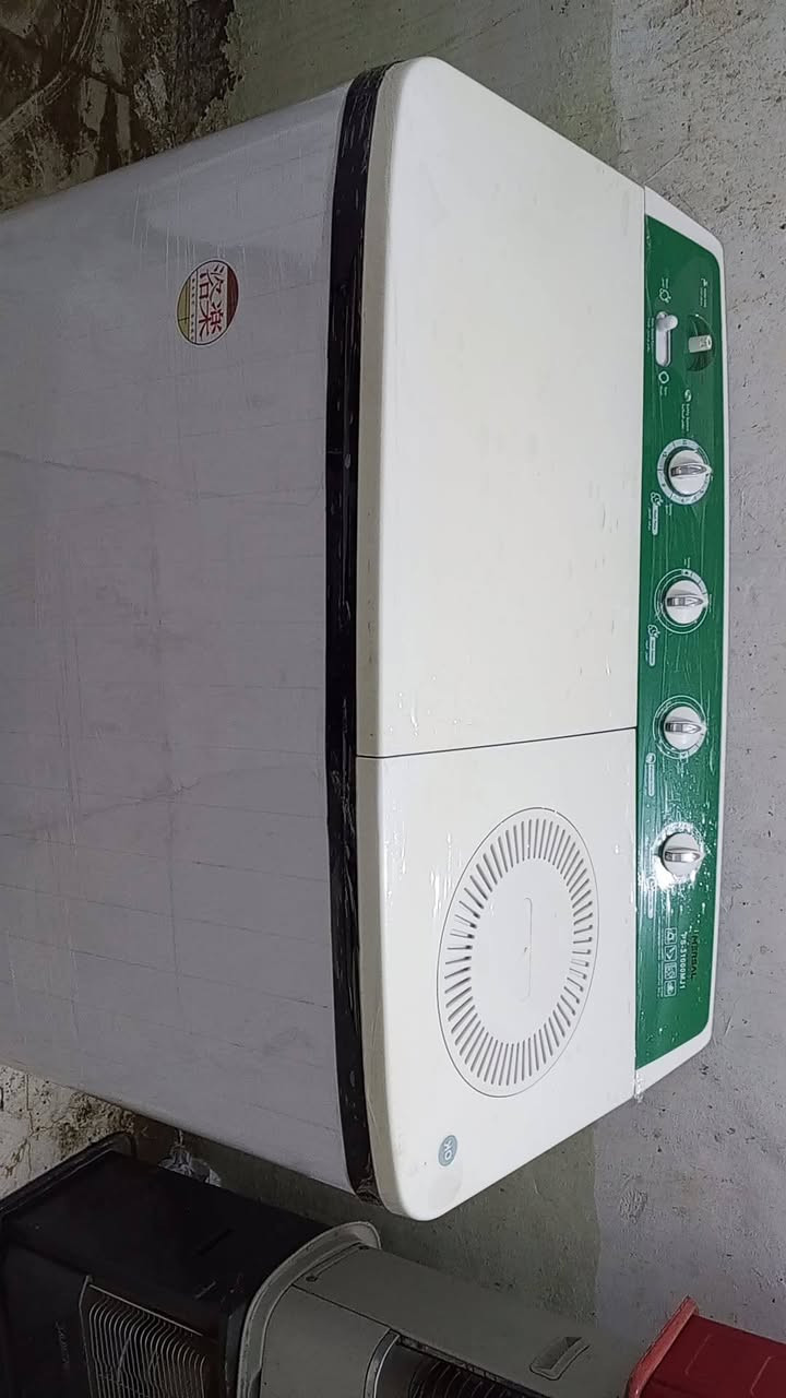 غسالات للبيع عدد 2 
1_غساله نوع مرسال استخدام شهر جديده بشكل فول اتو حجمها 31 كيلو مواطير نحاس كتلوكات الشركة بيها وفابلون مالتها عليها #سعرها 135 ماكو ارخص من هيج سعر الجديده مالتها 375

2_ غساله نوع جنرال استخدام قليل فول اتو حجمها 17 كيلو  سعرها 90 الف 
#محل_سيد احمد جوار المستشفى مقابيل الزراعة 
***********
