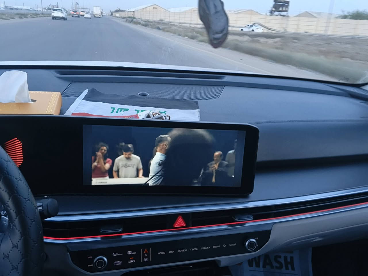 ‏🌟 إعلان بيع سيارة مميزة 🌟
‏كيا سورينتو موديل 2025 – بحالة الوكالة!
‏🚙 المواصفات والتفاصيل:
‏مكينة 2.5 لتر 
‏عدد المقاعد 7
‏نوع السيارة والموديل: كيا سورينتو 2025.
‏المواصفات: وكالة خليجي.
‏الممشى: 19,000 كيلومتر (قابل للزيادة).
‏الضمان: السيارة مضمونة لمدة 5 سنوات أو 100,000 كيلومتر، لضمان راحة بالك التامة.
‏رقم السيارة: لوحات أربيل.
‏التحويل: خيارات مرنة جداً تناسب المشتري؛ متوفر وكالة أو تحويل مباشر في المرور.
‏السيارة بحالة ممتازة وجاهزة للاستخدام الفوري بدون أي نواقص.
‏🏢 مقدم من:
‏شركة قمة الضيافة للاستثمار العقاري
‏📞 للتواصل والاستفسار:
‏***********
