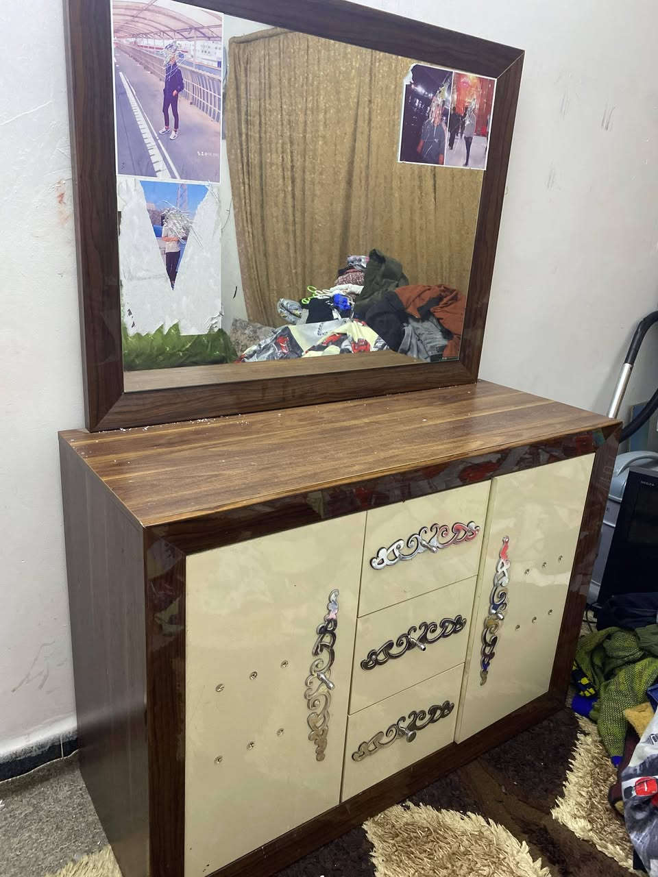 معرض اياد ويوسف غرفه نوم تركي ست قطع نظافتها 100% ويشد وين نقل 450》***********》***********
