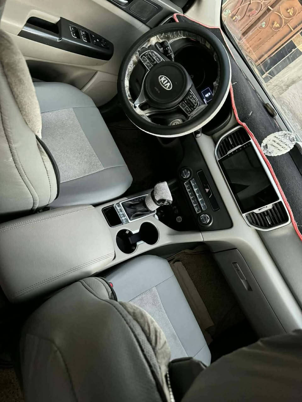 السلام عليكم سياره سبورتج خليجي 17مكفوله من الضربه بيها طخات بسيطه 
الاتصال ***********
