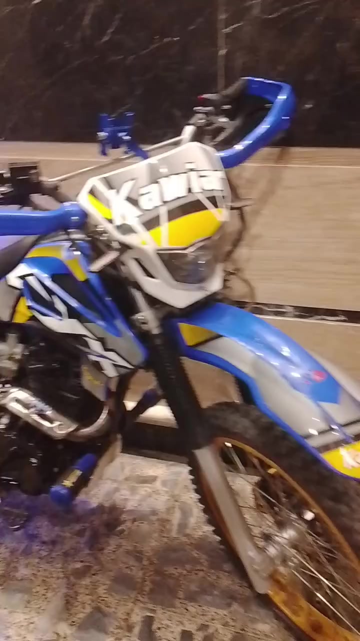 دراجه قفاز كاوير موديل 25 مكينه 250 دراجه نضيفه بمعنى الكلمه صالي شهر وعشر تيام تقريبا مطلعه من معرض علي جمعه تجي تفحص وتشوف بعينك دراجه وصيته اجتني سكيبه رقمي للتواصل *********** مكاني الاعضميه سعر مليون وسبعميه
