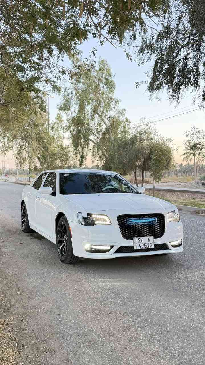 كرايسلر 2019 S 
- شفتات ستيرن
- داخل اسود 
- شاشة كاربلاي نفكيشن
- اشارت ترحيب 
- تشغيل عن بعد 
- ويل حجم 20 
- كشنات كهرباء 
- سستم صوت الباين  
- رقم مشروع وطني وين ما تحب تكدر تحول وتنقل ملكيه وبسمي سياره هزه جديده ورقم دولي جديد
السيارة كفاله عامه من صبغ بشرط قطعة وحده تبديل بنيد اصلي وكاله 
بـسعر 240 وبيها مجال


**إذا كنت صاحب هذا الإعلان وتريد حذفه لأي سبب، رجاءا أرسل رسالة إلى الدعم الفني**