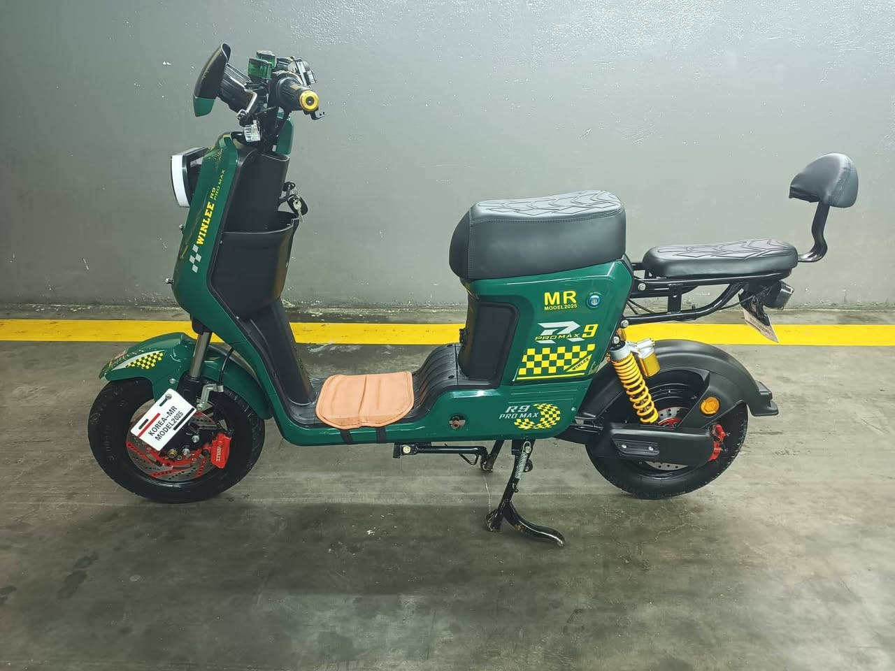 دراجه شحن للبيع 5 بطاريات دراجه جديديه اي نقص مابيها سعر 400 وبيها مجال
***********
