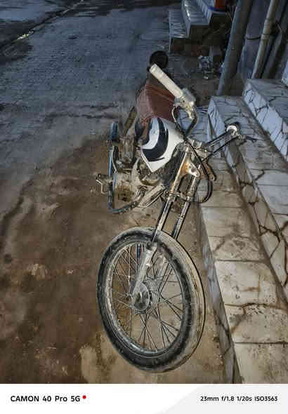 سلام عليكم دراجه اربعه كير ويالته جدد والتايرات جدد وتانكي جديد وبيه راصطه  بس الشاصي طاك تعبان مكينته لا بيهبخارولا تنقص مكينه تمشي دبلاته جدد السعر ب175 وبيه مجال  هاذه رقمي  *********** ما متواجد فيس بس عله الشريحه
