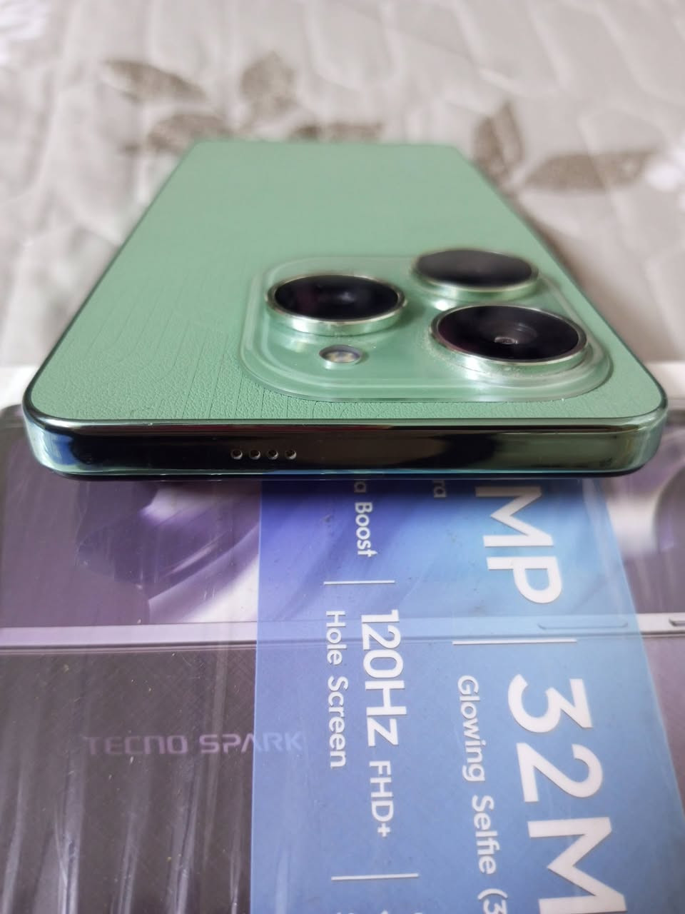 السلام عليكم
tecno spark 20 pro

ذاكره 256

الداخليه 8+8

مكفول كلش نظيف فقط فطر بالشاشه وصار بي سواد للعلم مكان السواد والفطر يلمس طبيعي والشاشه طبيعيه شغاله 

للبيع سعره 100وبي مجال   

***********
