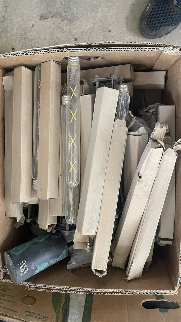 سلام عليكم بيع غراض رقم الموبايل *********** تواصل فقط واتساب
